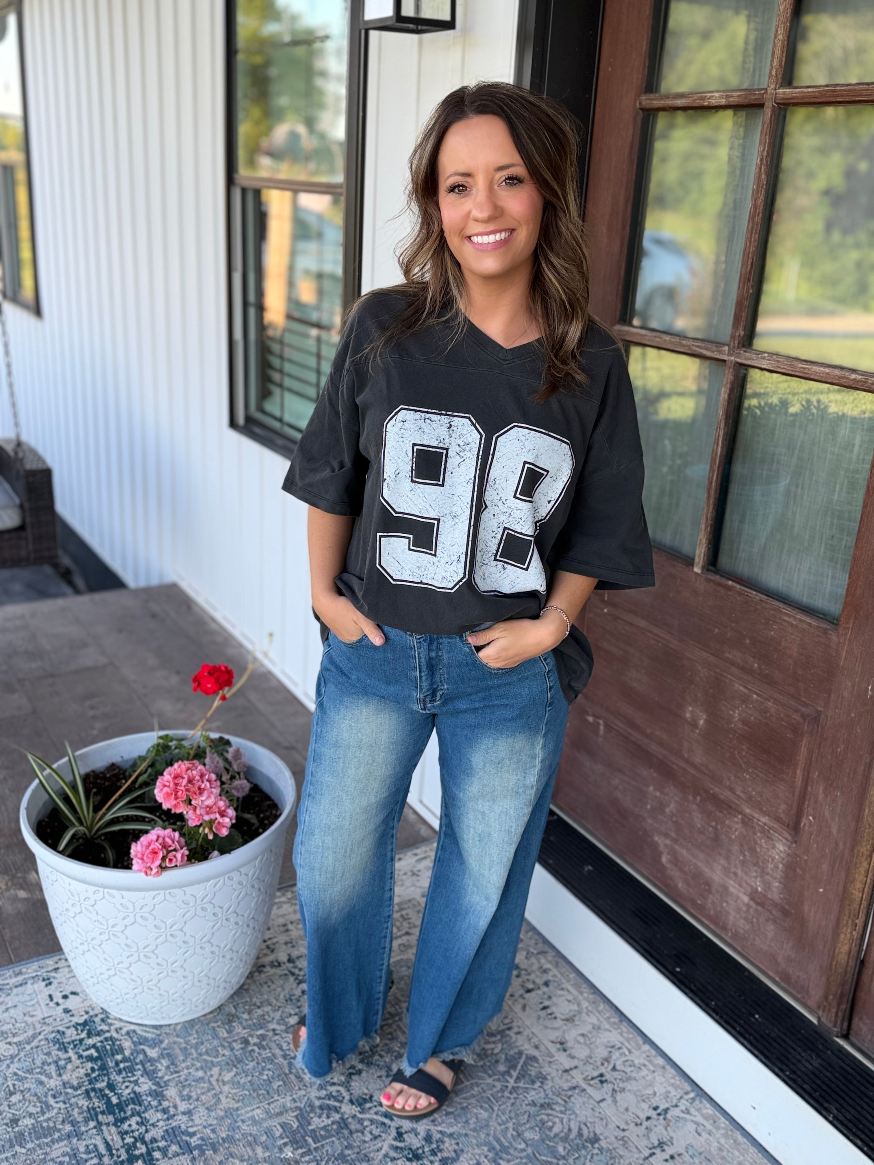 Oversized Graphic Tee- DZ1001